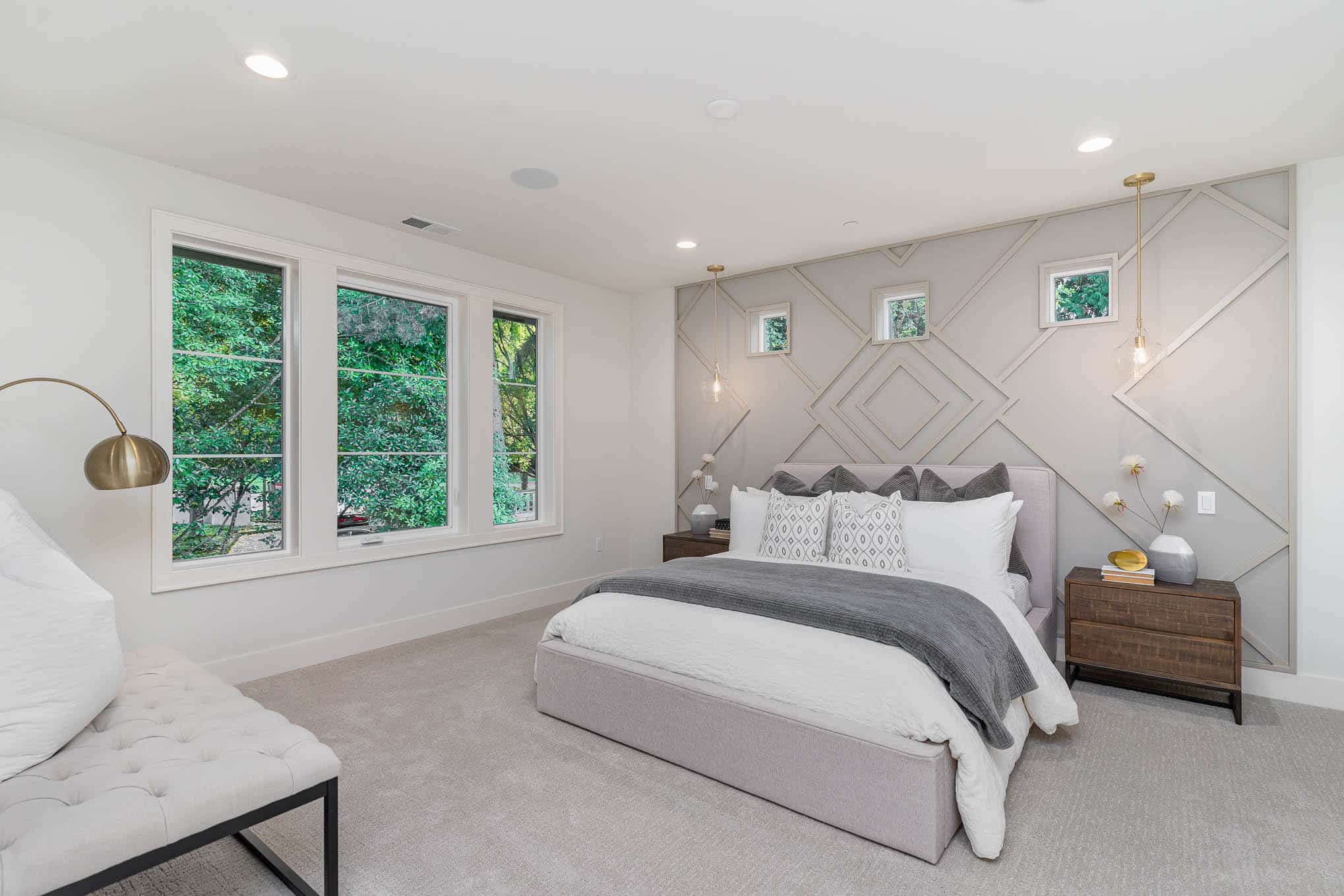 seattle home staging primary bedroom deluxe package